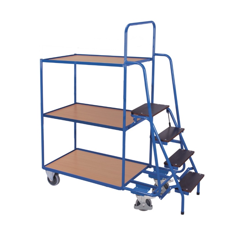 Orderpickwagen hoog met 3 etages voor in een magazijn. Voorzien van een trap en in de kleur blauw