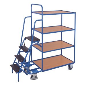 Orderpickwagen hoog met 4 etages voor in een magazijn. Voorzien van een trap en in de kleur blauw